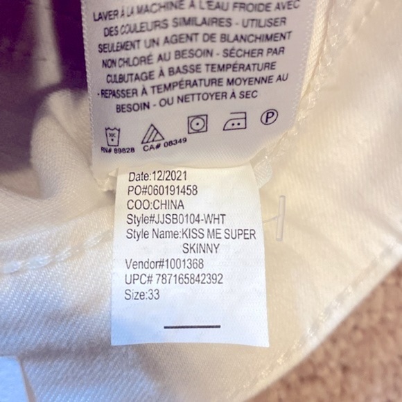 NWT JESSICA SIMPSON'S Kiss Me Jeans in White, size 33 - Picture 8 of 12